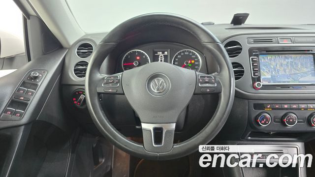 Volkswagen Tiguan 2.0 TDI Comfort 5N 2016 — фото 13