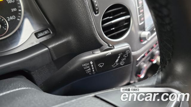 Volkswagen Tiguan 2.0 TDI Comfort 5N 2016 — фото 19