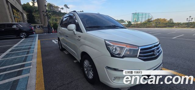 KG Mobility (SsangYong) Korando Turismo 4WD GT 11-seater 2014 — фото 15
