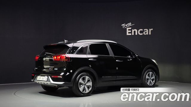 Kia Niro Luxury 2018 — фото 2