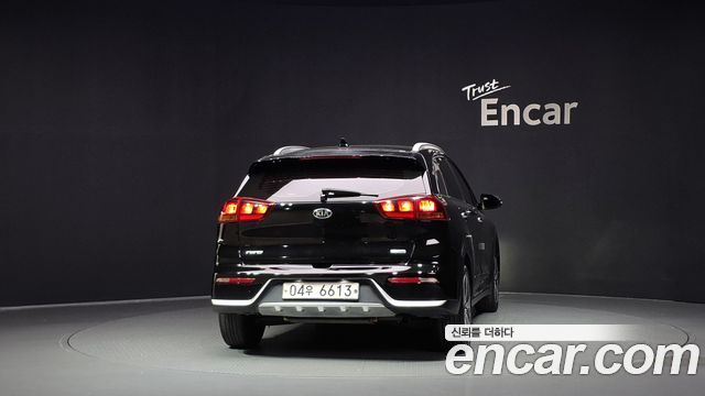 Kia Niro Luxury 2018 — фото 4