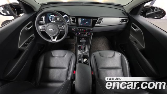 Kia Niro Luxury 2018 — фото 7