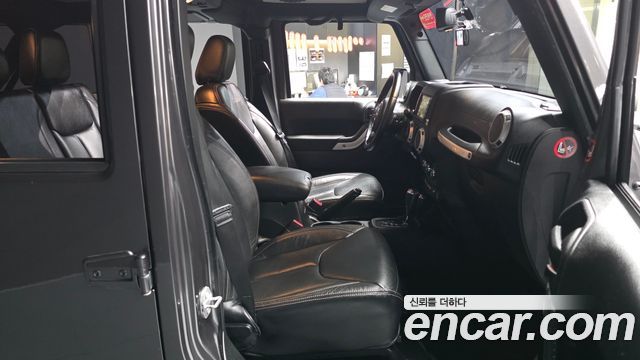 Jeep Wrangler (JK) 3.6 Sahara 4Door 2017 — фото 11