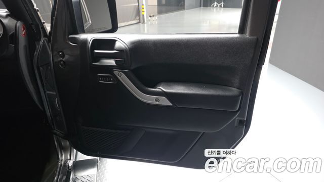Jeep Wrangler (JK) 3.6 Sahara 4Door 2017 — фото 24