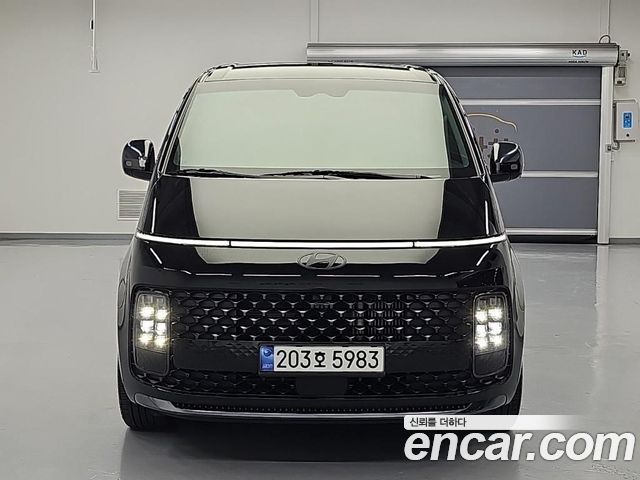 Hyundai Staria HEV 1.6 Lounge 9-Seater Inspiration 2025 — фото 2