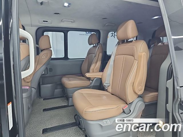 Hyundai Staria HEV 1.6 Lounge 9-Seater Inspiration 2025 — фото 16
