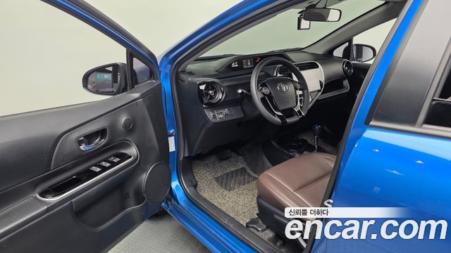 Toyota Prius C 1.5 2019 — фото 10