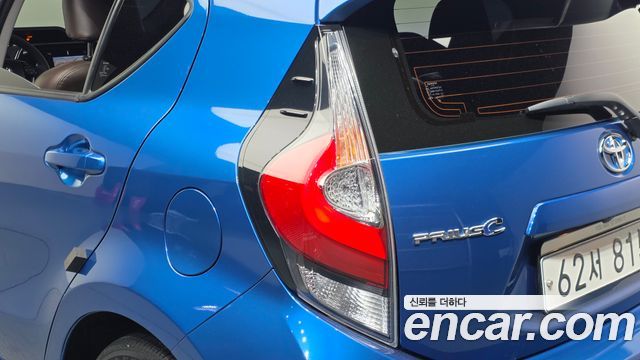 Toyota Prius C 1.5 2019 — фото 23