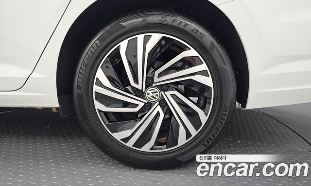 Volkswagen Jetta (VII) 1.4 TSI Premium 2021 — фото 21