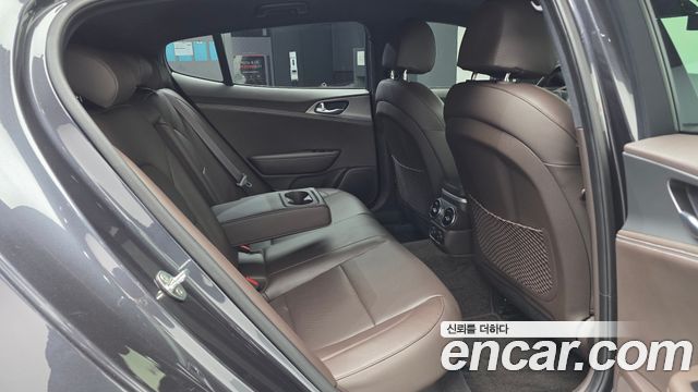 Kia Stinger 2.0 Turbo AWD Platinum 2020 — фото 32