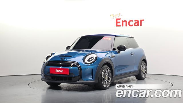 MINI Cooper Electric SE Electric 3rd 2022 — фото 11
