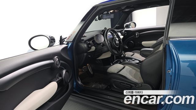 MINI Cooper Electric SE Electric 3rd 2022 — фото 10