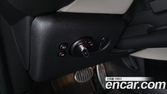 MINI Cooper Electric SE Electric 3rd 2022 — фото 22