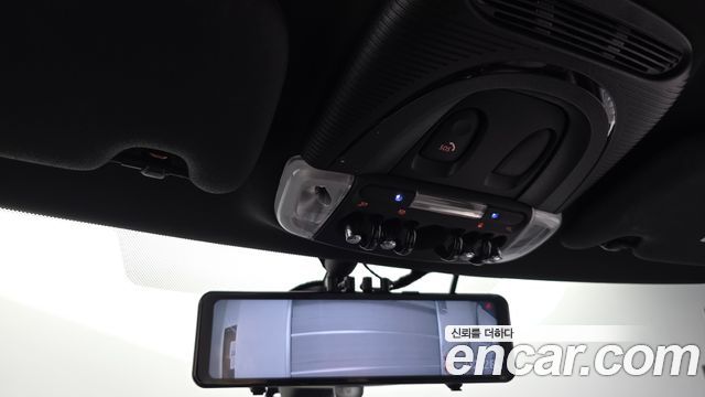 MINI Cooper Electric SE Electric 3rd 2022 — фото 23