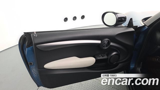 MINI Cooper Electric SE Electric 3rd 2022 — фото 30