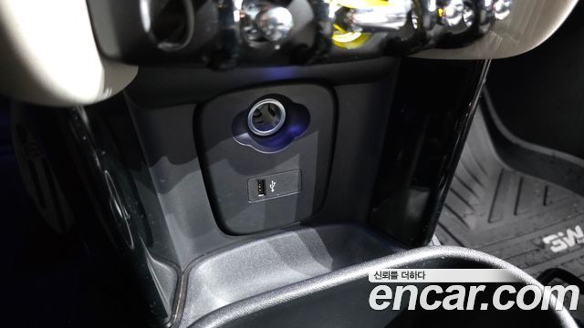 MINI Cooper Electric SE Electric 3rd 2022 — фото 32