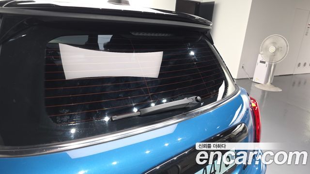 MINI Cooper Electric SE Electric 3rd 2022 — фото 35