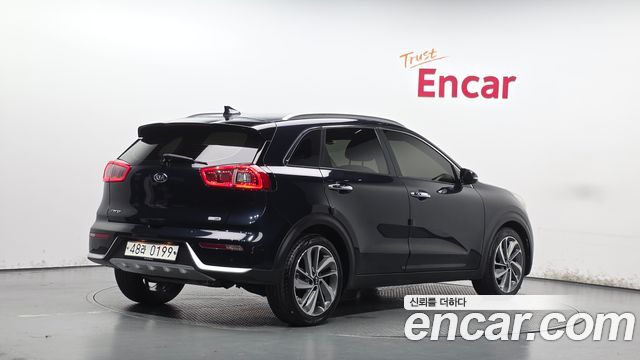Kia Niro Prestige 2017 — фото 2