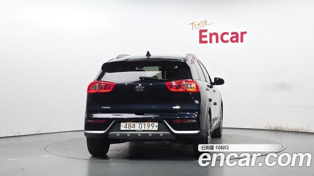 Kia Niro Prestige 2017 — фото 4