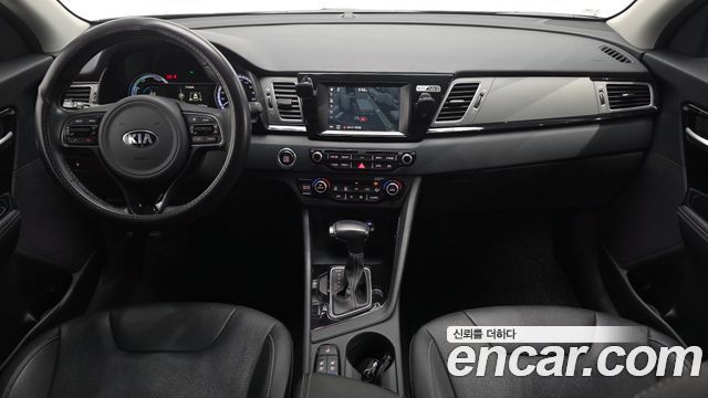 Kia Niro Prestige 2017 — фото 7