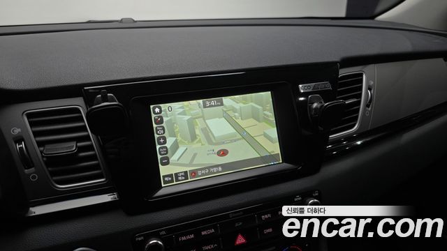 Kia Niro Prestige 2017 — фото 19