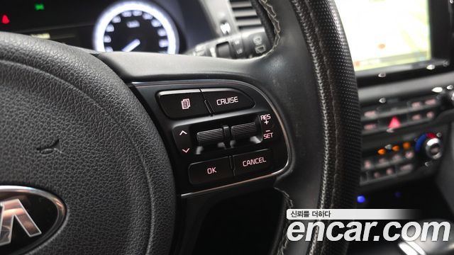 Kia Niro Prestige 2017 — фото 23