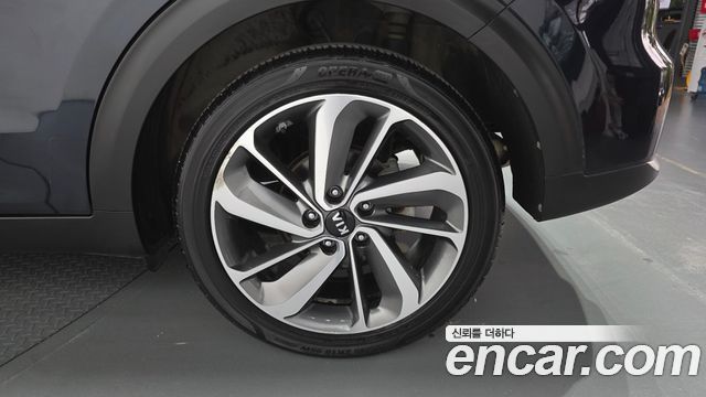 Kia Niro Prestige 2017 — фото 27