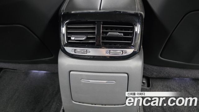Genesis EQ900 3.8 GDI AWD Premium Luxury 2017 — фото 16