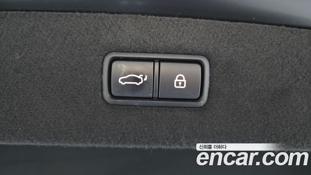Genesis EQ900 3.8 GDI AWD Premium Luxury 2017 — фото 17