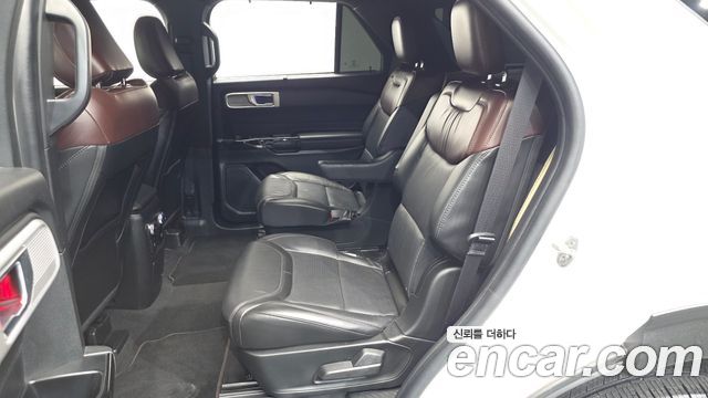 Ford Explorer (VI) 3.0 Platinum 4WD 2022 — фото 15