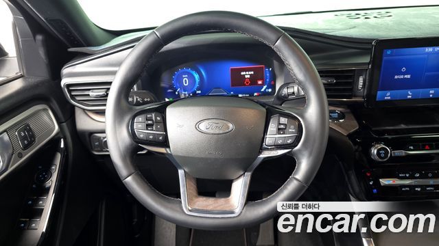 Ford Explorer (VI) 3.0 Platinum 4WD 2022 — фото 16