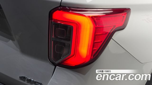 Ford Explorer (VI) 3.0 Platinum 4WD 2022 — фото 29
