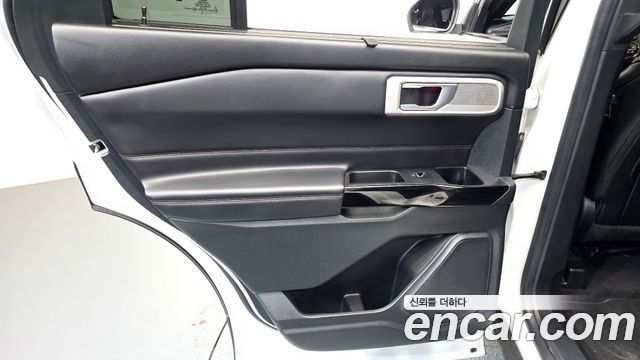 Ford Explorer (VI) 3.0 Platinum 4WD 2022 — фото 31