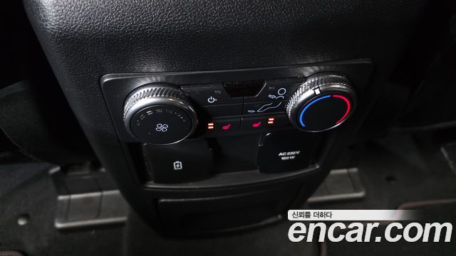 Ford Explorer (VI) 3.0 Platinum 4WD 2022 — фото 34