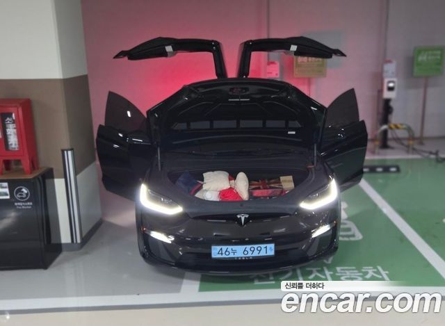 Tesla Model X Plaid