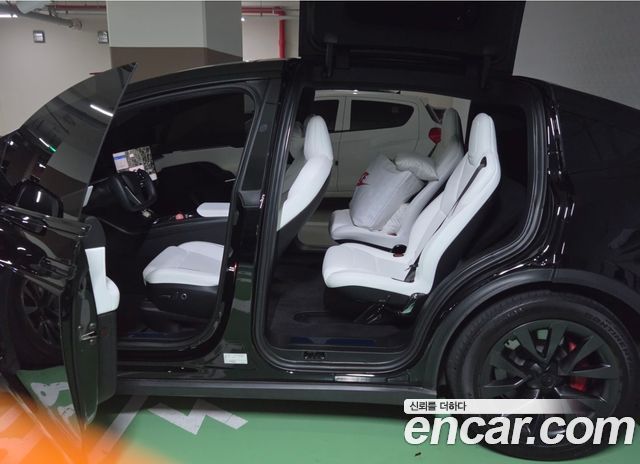 Tesla Model X Plaid 2023 — фото 3
