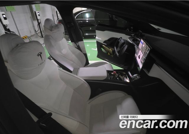 Tesla Model X Plaid 2023 — фото 4