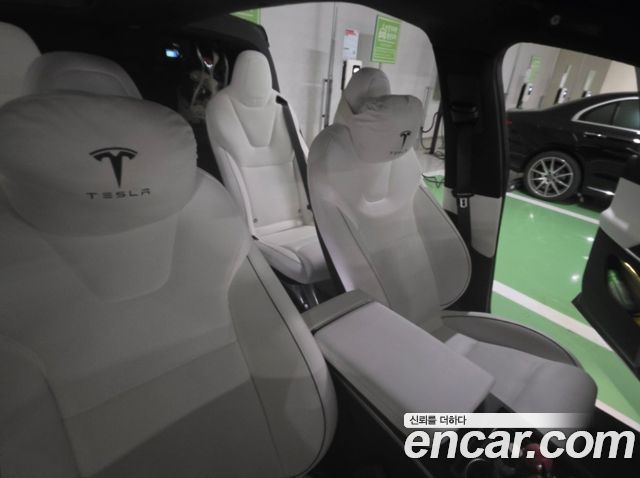 Tesla Model X Plaid 2023 — фото 5
