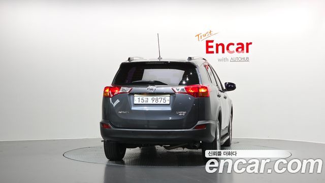 Toyota RAV4 2.5 4WD 4th 2015 — фото 4