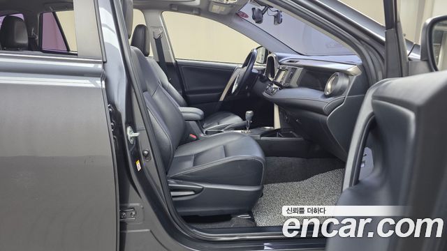 Toyota RAV4 2.5 4WD 4th 2015 — фото 11