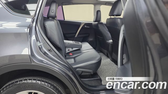 Toyota RAV4 2.5 4WD 4th 2015 — фото 12