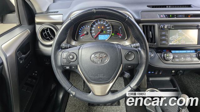 Toyota RAV4 2.5 4WD 4th 2015 — фото 13