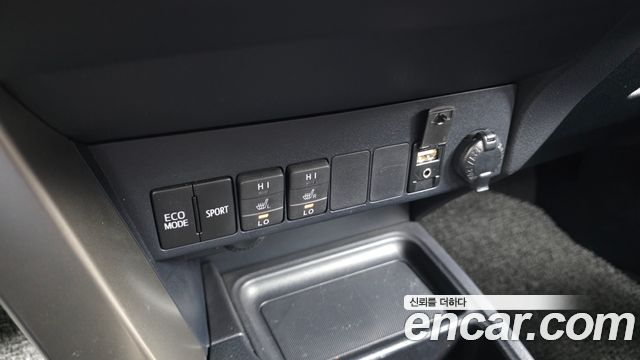 Toyota RAV4 2.5 4WD 4th 2015 — фото 17