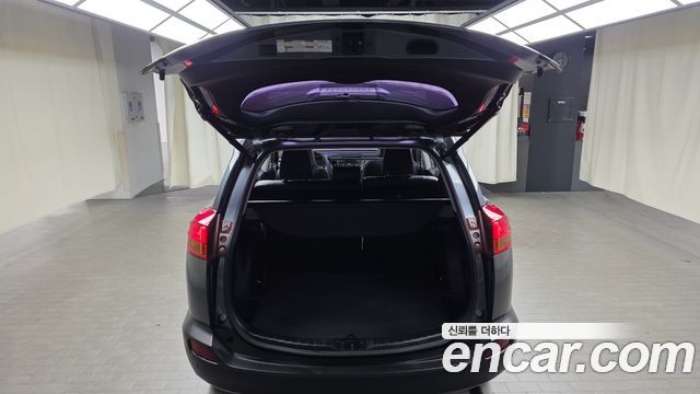 Toyota RAV4 2.5 4WD 4th 2015 — фото 20