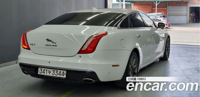 Jaguar XJ 3.0D Premium Luxury LWB X351 2018 — фото 2