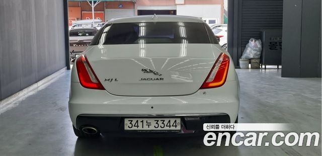 Jaguar XJ 3.0D Premium Luxury LWB X351 2018 — фото 4