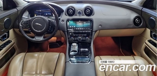 Jaguar XJ 3.0D Premium Luxury LWB X351 2018 — фото 5