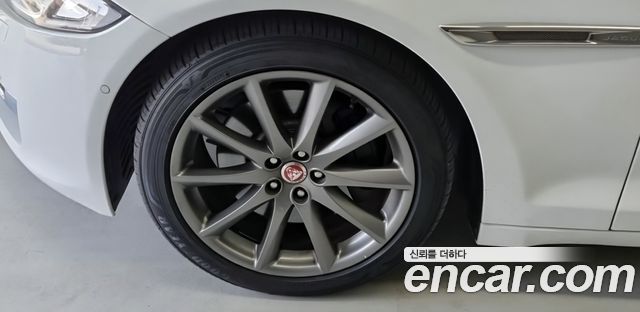 Jaguar XJ 3.0D Premium Luxury LWB X351 2018 — фото 7