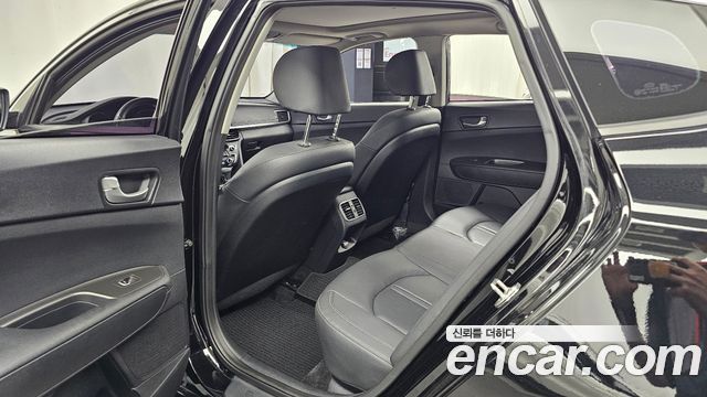 Kia K5 (II) 2.0 Prestige 2020 — фото 12