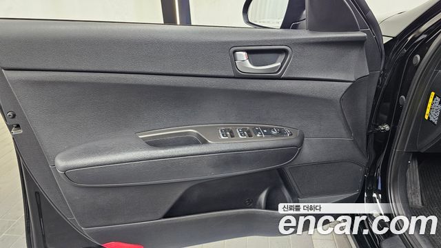 Kia K5 (II) 2.0 Prestige 2020 — фото 24